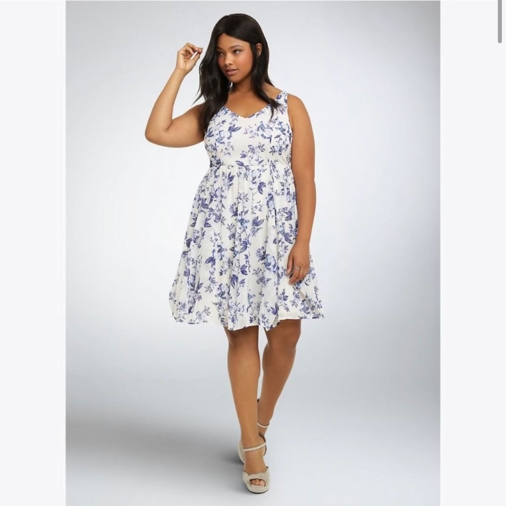 torrid White Dress with Blue Floral Print - Picture 3 of 9